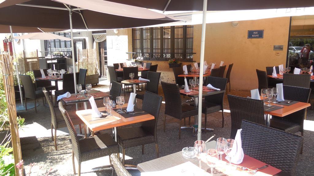 Logis Hotel Restaurant Des Voyageurs Pont-de-Salars ภายนอก รูปภาพ