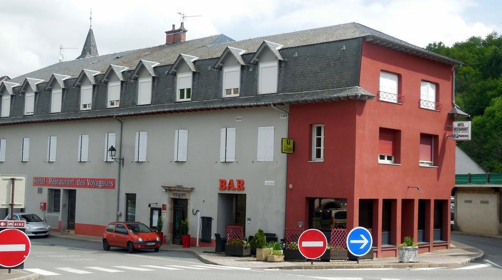 Logis Hotel Restaurant Des Voyageurs Pont-de-Salars ภายนอก รูปภาพ