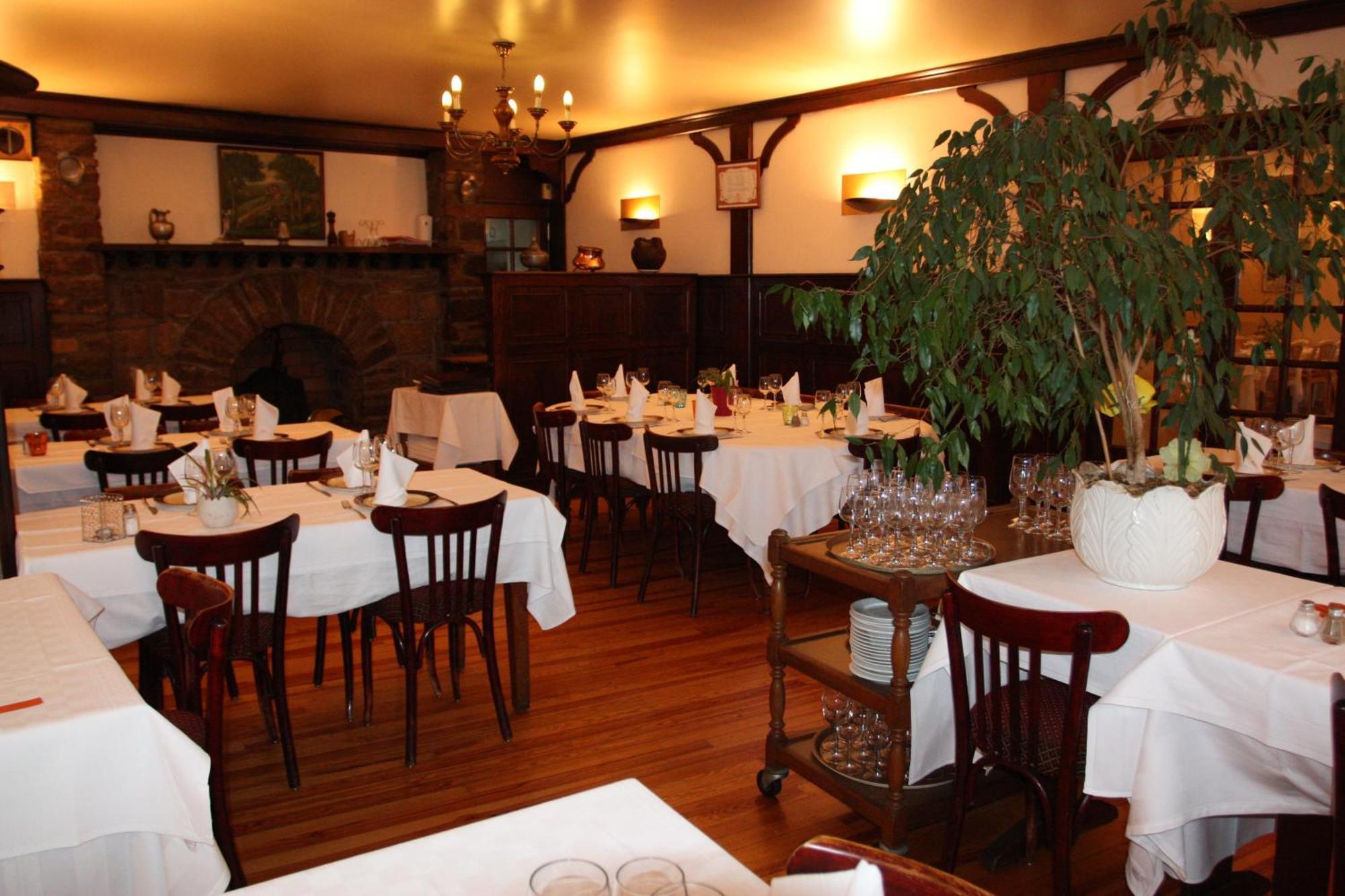 Logis Hotel Restaurant Des Voyageurs Pont-de-Salars ห้อง รูปภาพ
