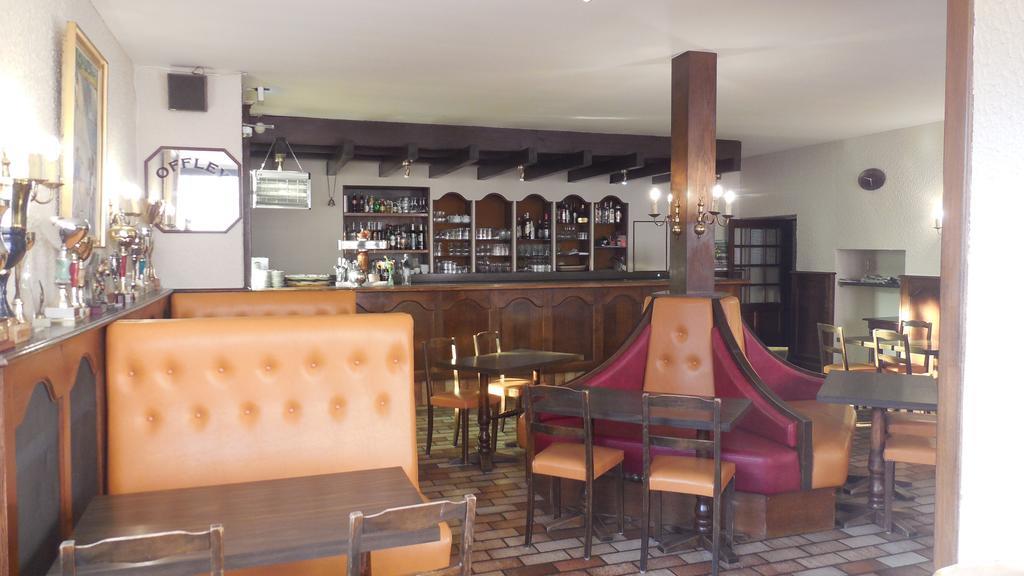 Logis Hotel Restaurant Des Voyageurs Pont-de-Salars ภายนอก รูปภาพ