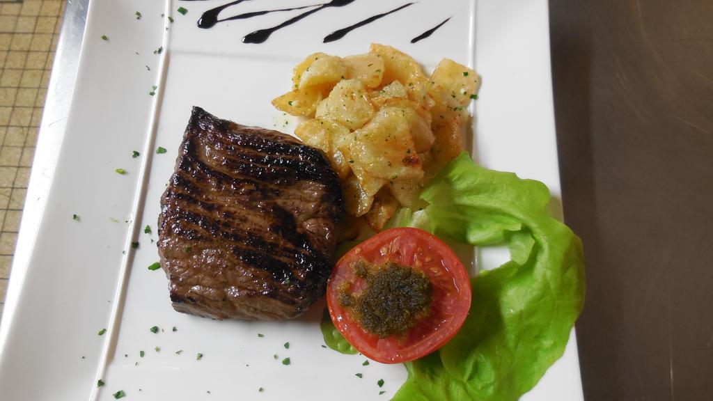 Logis Hotel Restaurant Des Voyageurs Pont-de-Salars ภายนอก รูปภาพ