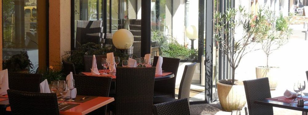 Logis Hotel Restaurant Des Voyageurs Pont-de-Salars ภายนอก รูปภาพ