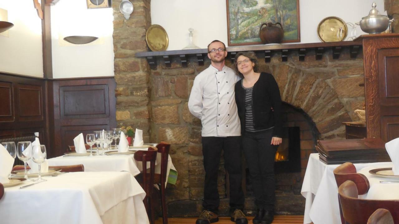 Logis Hotel Restaurant Des Voyageurs Pont-de-Salars ภายนอก รูปภาพ